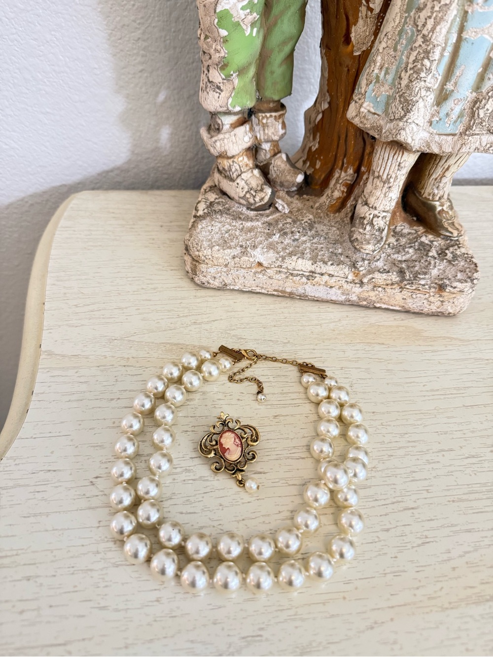 Vintage pretty pearl jewelry cameo lot